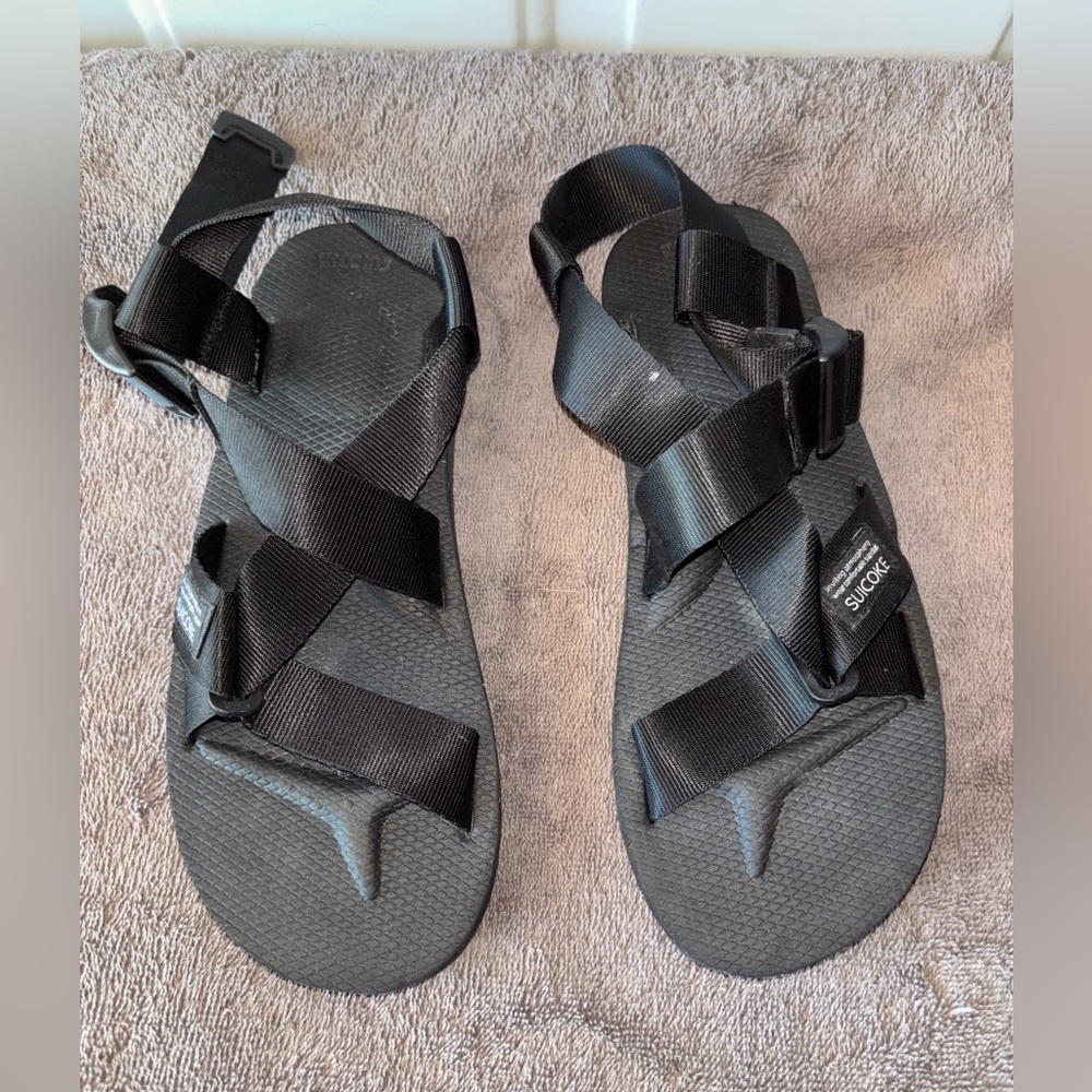 Suicoke Chin2 Cab black strappy sandals size 5